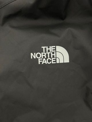 Chaqueta The North Face impermeable negra