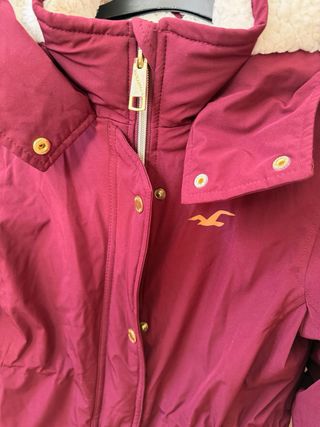 Abrigo Hollister con borrego