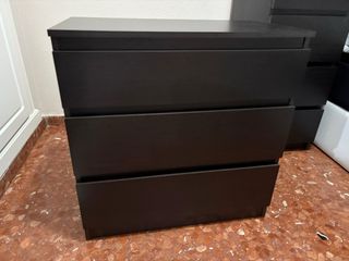 Cajonera marrón de madera