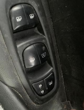 Mando elevalunas tras izq renault kadjar 147794