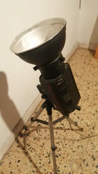 Foco de estudio con trípode