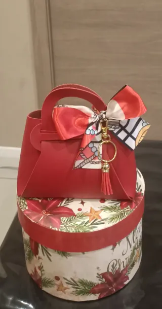 Mini Borsetta Rossa con Portachiavi Rosso