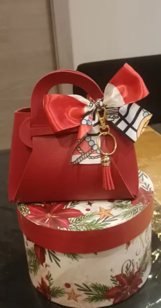 Mini Borsetta Rossa con Portachiavi Rosso