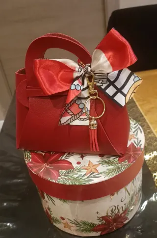 Mini Borsetta Rossa con Portachiavi Rosso