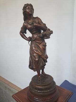 Escultura francesa de calamina