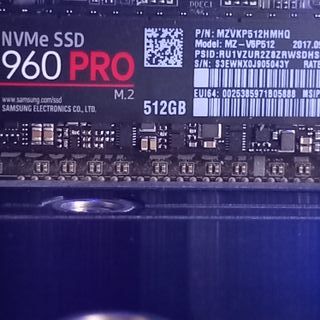 PC Gamer con luces LED azules