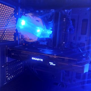 PC Gamer con luces LED azules