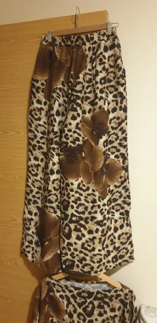 Conjunto estampado floral y leopardo