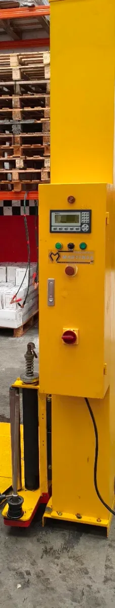 Flejadora de palets automática.