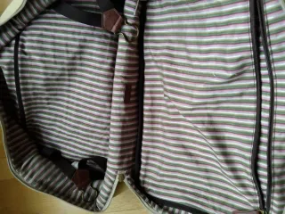 Maleta de viaje Oysho beige y marrón