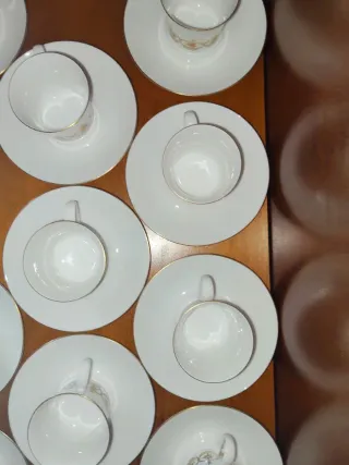 Juego de té Bidasoa porcelana filo de oro.