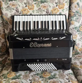 Fisarmonica Elena Soprani 80 Bassi 5 Registri