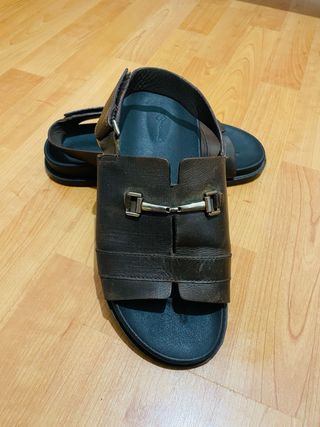 Sandalias Marrones con Hebilla