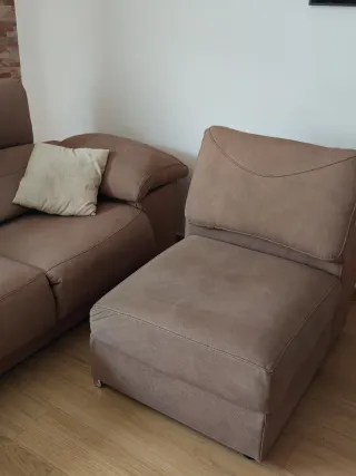 Sofá cheslong marrón