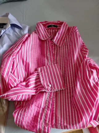 Lote Ropa: Camisa Azul y Blusa Rosa