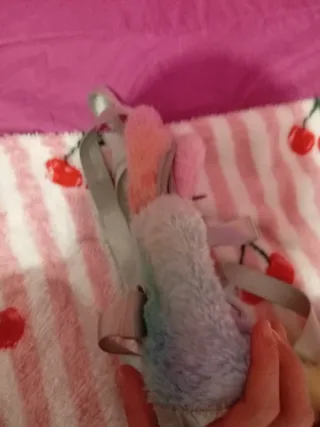 Mochila peluche arcoíris