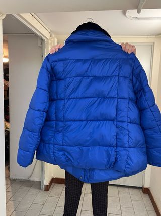 Abrigo acolchado azul