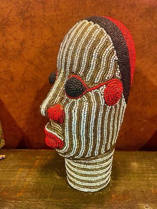 Cabeza original tribu Bamileke