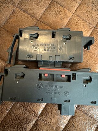 Botones elevalunas coche