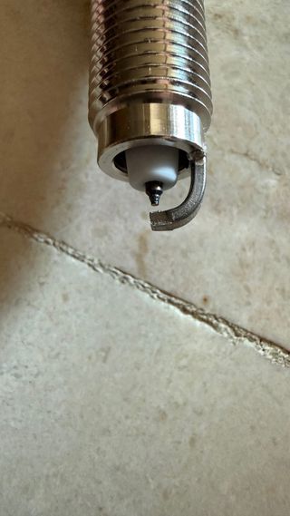 Bujía BMW 12120042724 NGK SILZKGR8B8 por M2 M3 M4