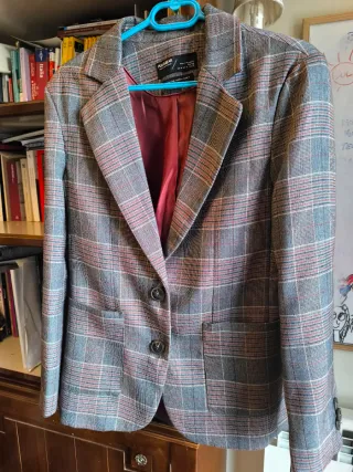 Blazer Pull Cuadros Gris y Rojo