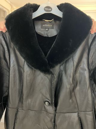 Abrigo polipiel negro