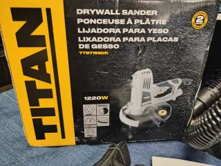 Lijadora Titan TTB715SDR 1220W Yeso