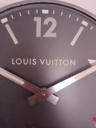 Reloj de pared Louis Vuitton