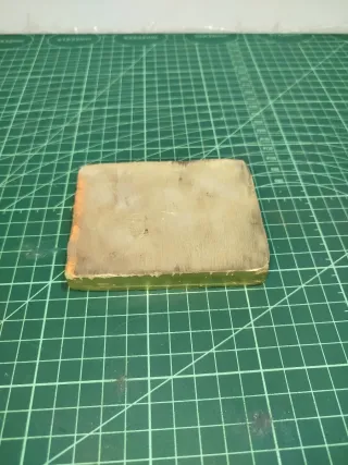 Lingote de latón grande