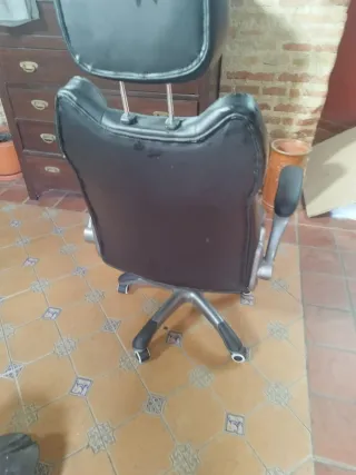 Sillón de oficina ergonómico negro