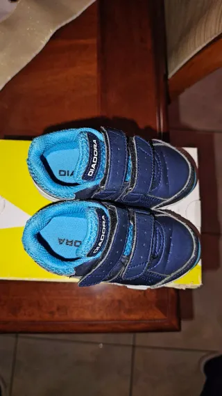 Scarpe bimbo Diadora blu velVendo scarpe per bimbi