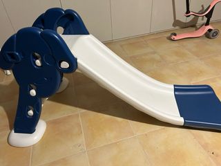 Tobogán infantil blanco y azul