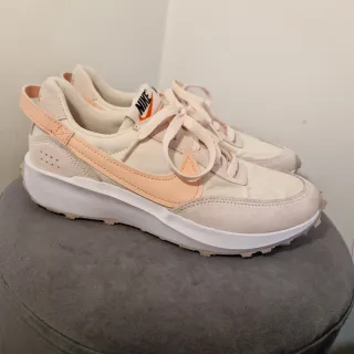 Zapatillas Nike Mujer Beige y Rosa