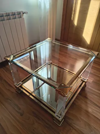 Mesa auxiliar cristal y metal dorado
