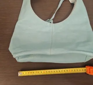 Borsetta azzurra in pelle