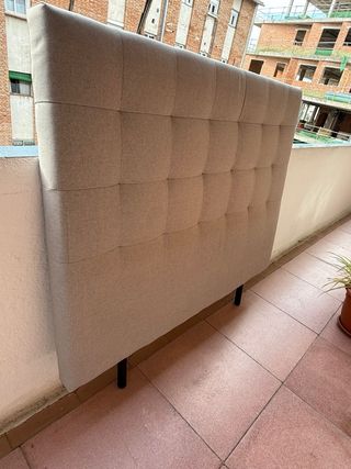 Cabecero de cama gris