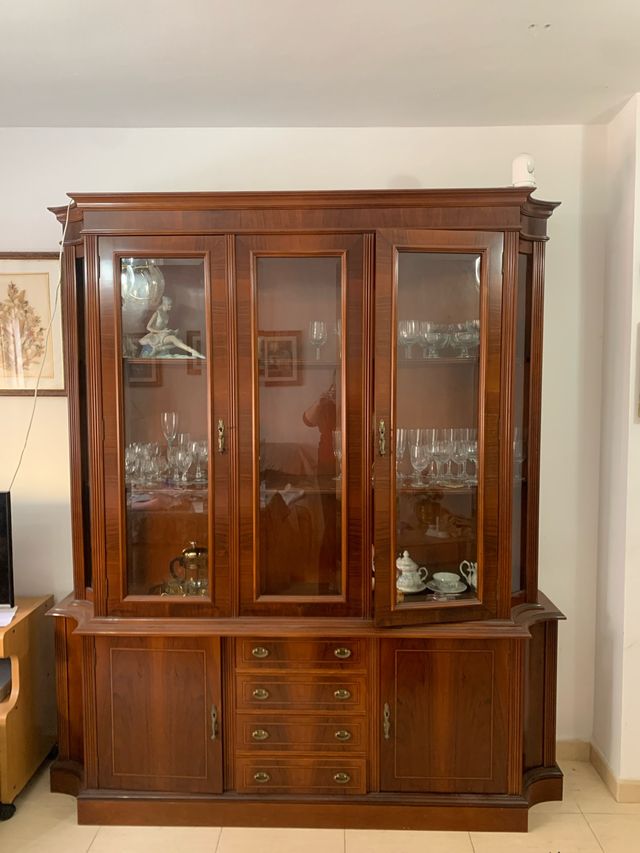 Vitrina madera y cristal