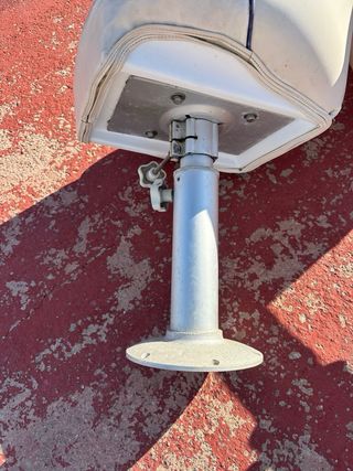 Asientos de barco con pedestal