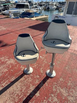 Asientos de barco con pedestal