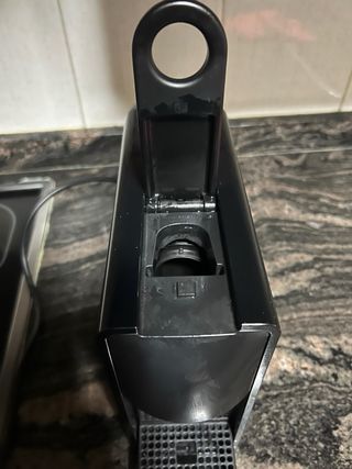 Cafetera Nespresso Essenza Krups Averiada