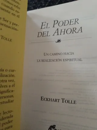 El poder del ahora: Una guía para la iluminació...