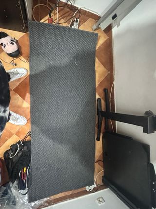 Alfombra gris oscuro