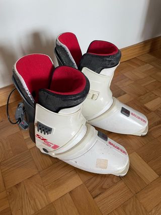 Botas de esquí Salomon blancas y rojas