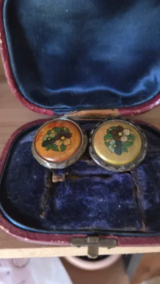 Par de botones antiguos de baquelita