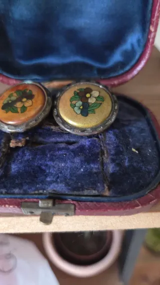 Par de botones antiguos de baquelita