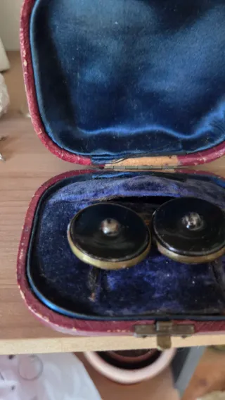 Par de botones antiguos de baquelita