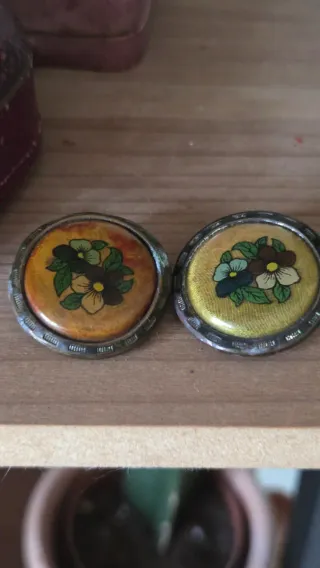 Par de botones antiguos de baquelita