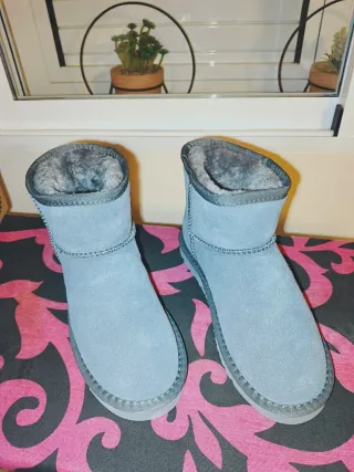 Botas grises UGG nuevas talla 37