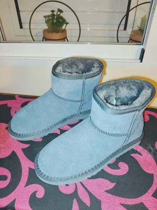 Botas grises UGG nuevas talla 37