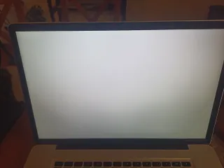 MacBook Pro 17'' Plata